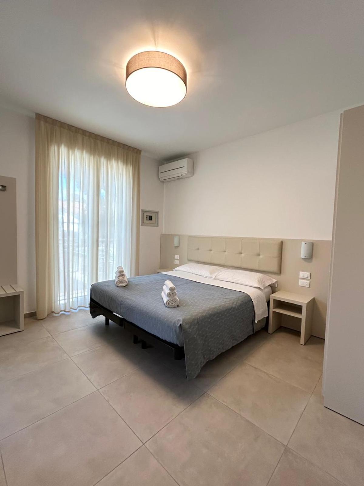 Hotel Brigantino Милано Мартима Екстериор снимка