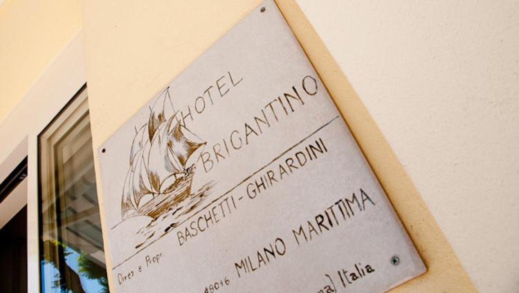 Hotel Brigantino Милано Мартима Екстериор снимка
