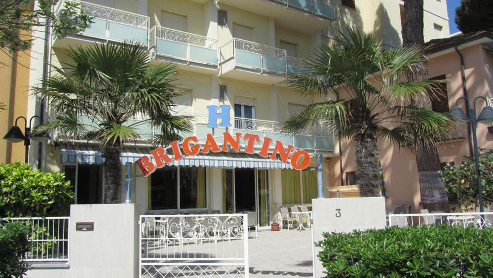 Hotel Brigantino Милано Мартима Екстериор снимка