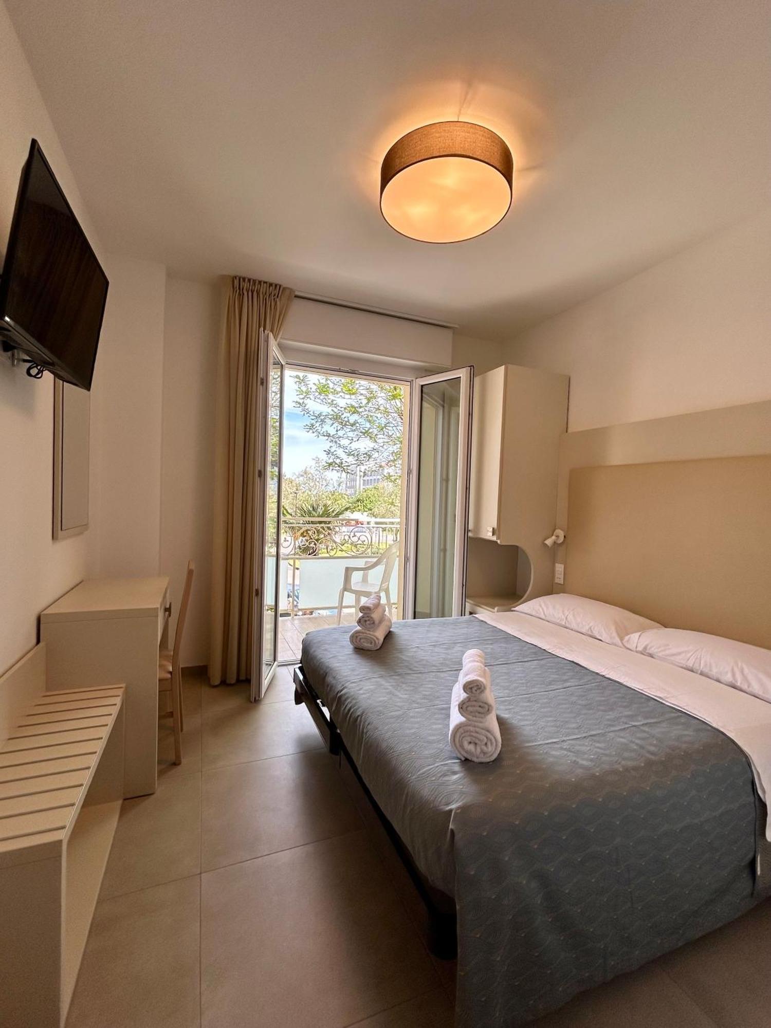 Hotel Brigantino Милано Мартима Екстериор снимка