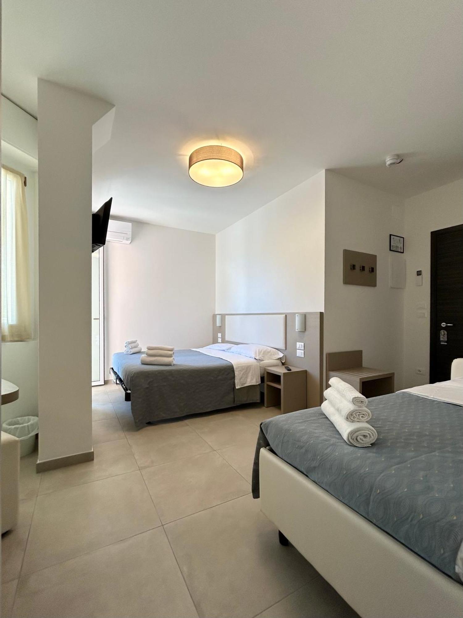 Hotel Brigantino Милано Мартима Екстериор снимка